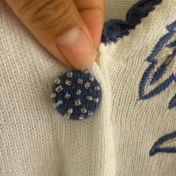 Storybook Knits Rare Vintage White Blue Flowers Cardigan Embroidered Beaded XS - Picture 3 of 8